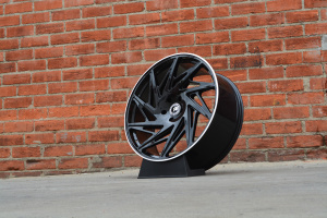 RoadForce RF25 luxury wheels Gloss black finish