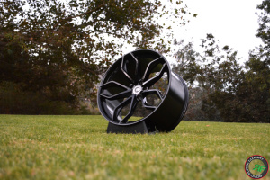 RoadForce RF17 22x10 22x11.5 Gloss Black finish